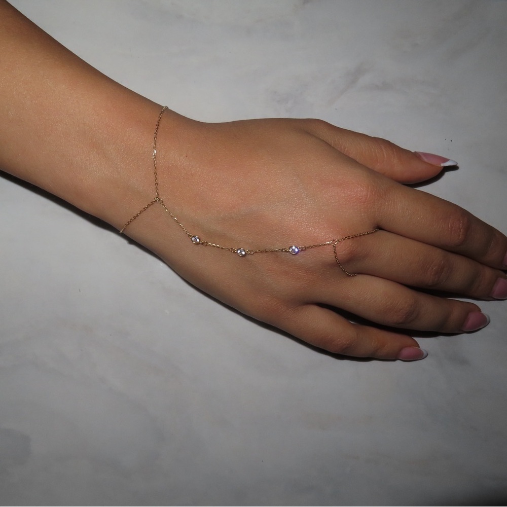 18k Solid Gold Hand Chain 100%Authentic - image 1